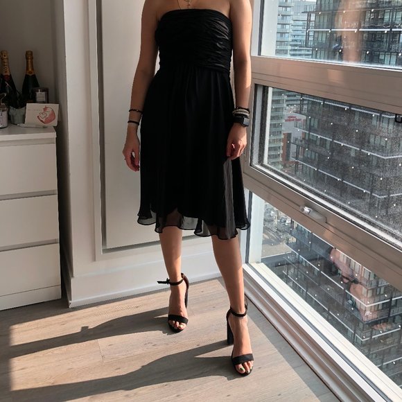 Back strapless dress - new with a tag - size 2 - Picture 3 of 6